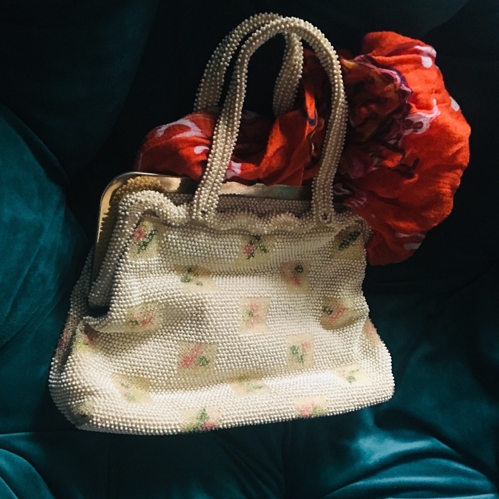Vintage Beaded purse floral white Lumared 1960’s VIRAL TREND BEADED BAG